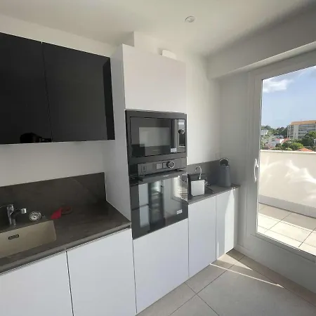 Superbe à 10m De La Plage, 2 Terrasses, 3 Chambres, Vue Océan - Fr-1-494-163 Royan